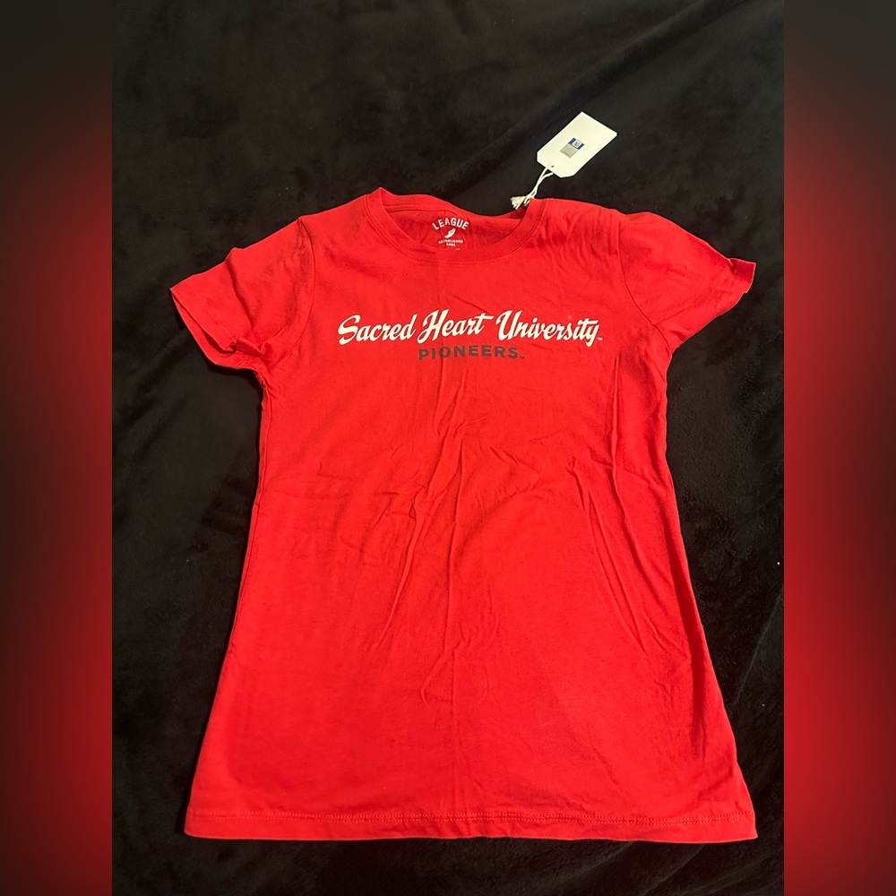 Sacred Heart University short sleeve
